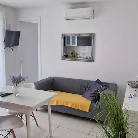 Apartment Basic Mansion Mandalina