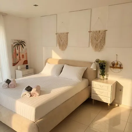 Basic Mansion Mandalina שיבניק
