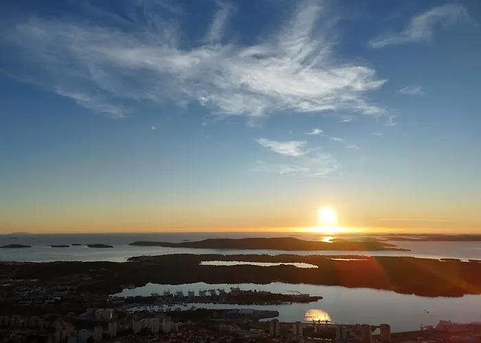 Basic Mansion Mandalina 希贝尼克