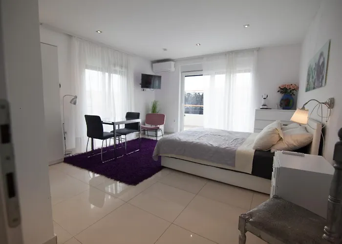 Apartment Basic Mansion Mandalina *