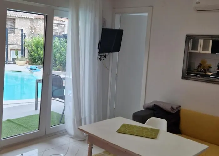 Basic Mansion Mandalina Apartment